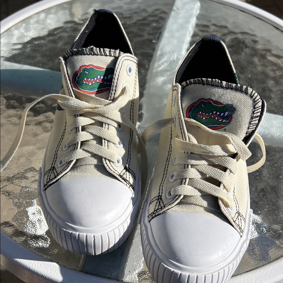 Women's FOCO Cream Florida Gators Low Top Canvas Shoes New - Picture 5 of 8